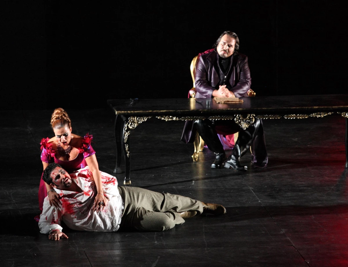 Aşkın ve İntikamın Öyküsü Tosca Operası\'nda 

