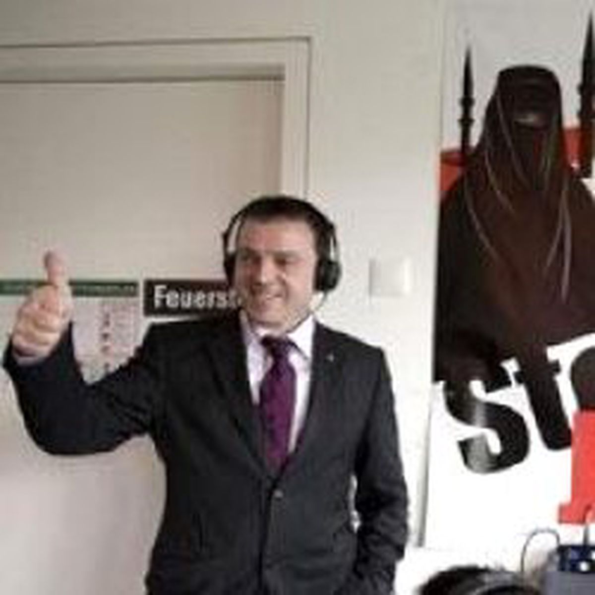 İsviçre'de Irkçı Gruplar Zaferlerini Kutluyor