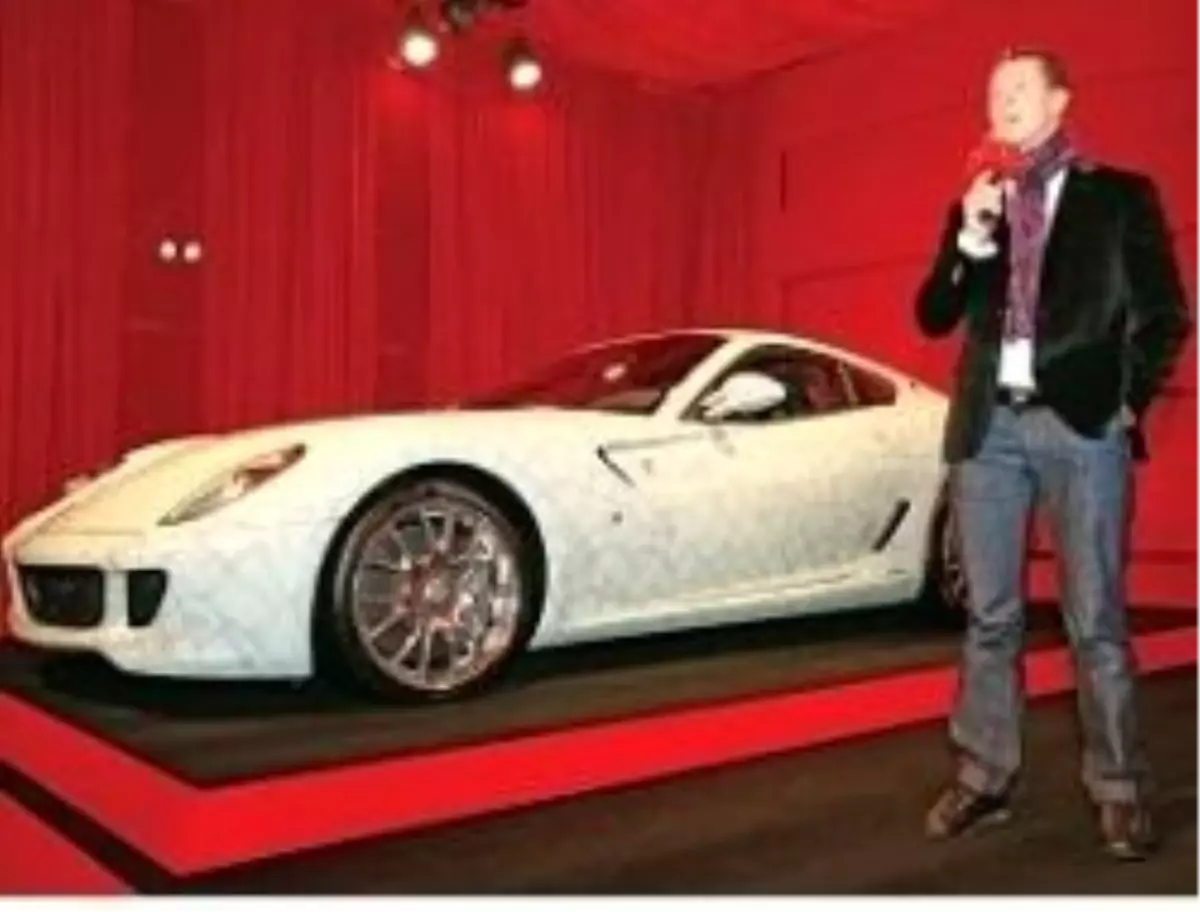 Çin Porseleni Desenli Ferrari 1.2 Milyon Euro'ya Satıldı