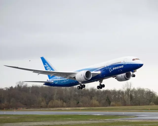 Boeing 787 Dreamliner İlk UçuÅunu GerçekleÅtirdi - Son Dakika