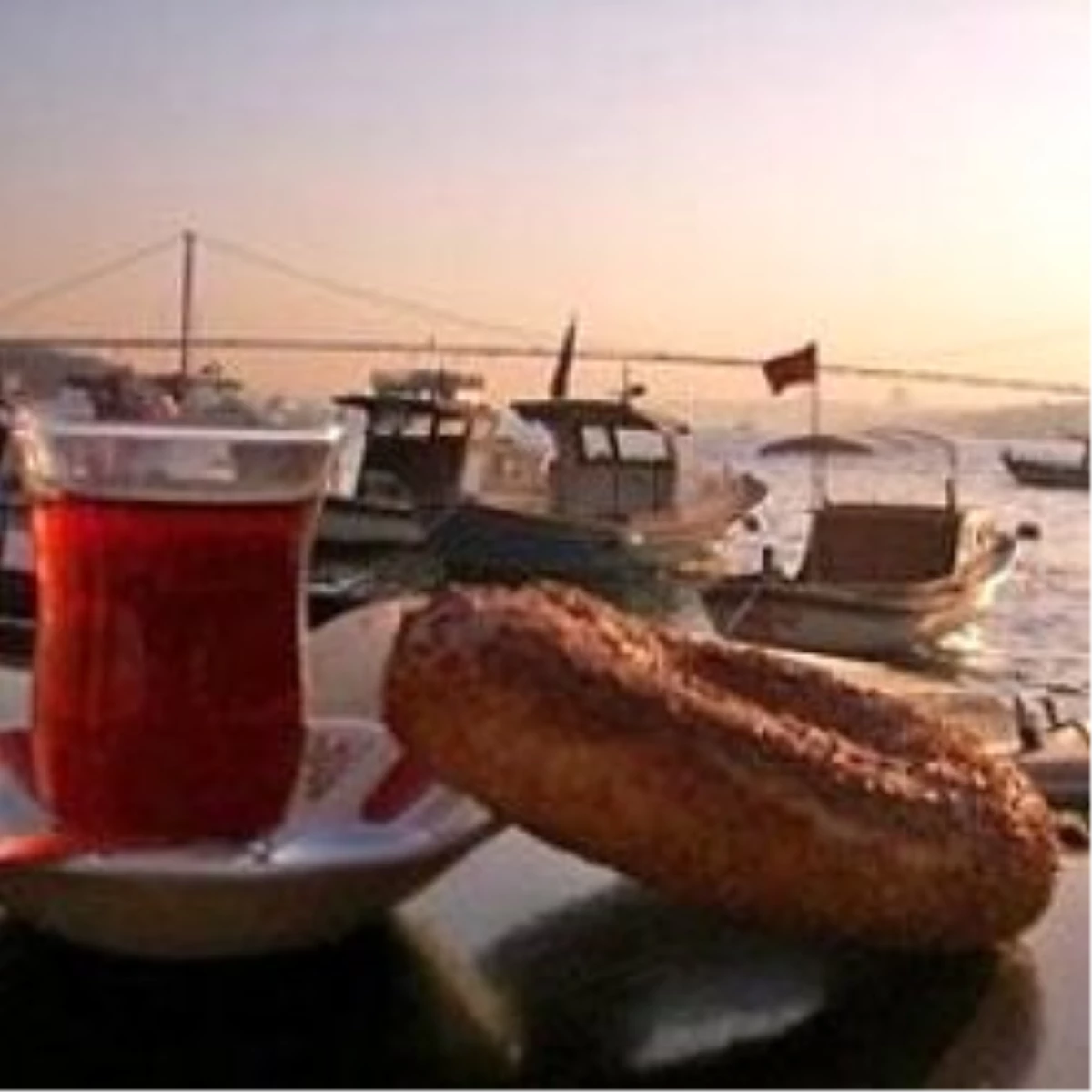 \'Simidi İstanbul\'da Yemek Güzeldir\'