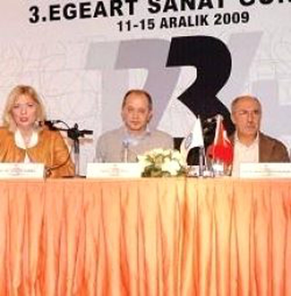 Sanat ve Piyasa Tartışıldı