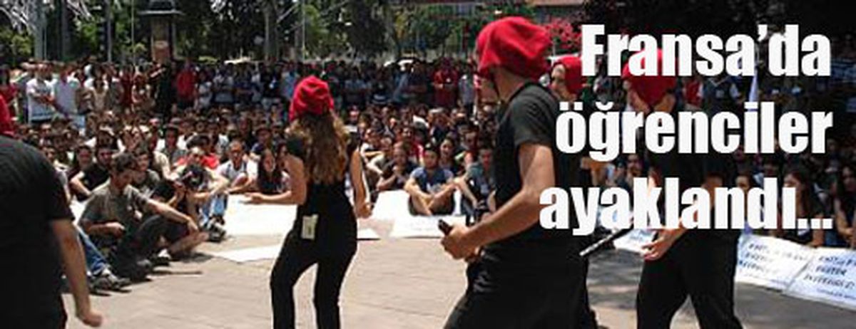 Mini Etek Yasağını Protesto İçin Sokaklara Döküldüler...