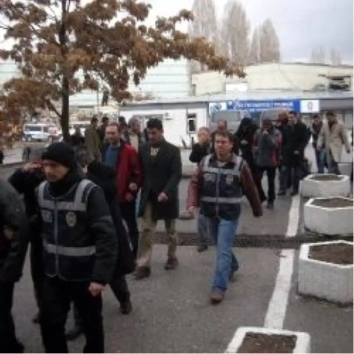 \'Kurban\'da 4 Vakıf Başkanına Tutuklama