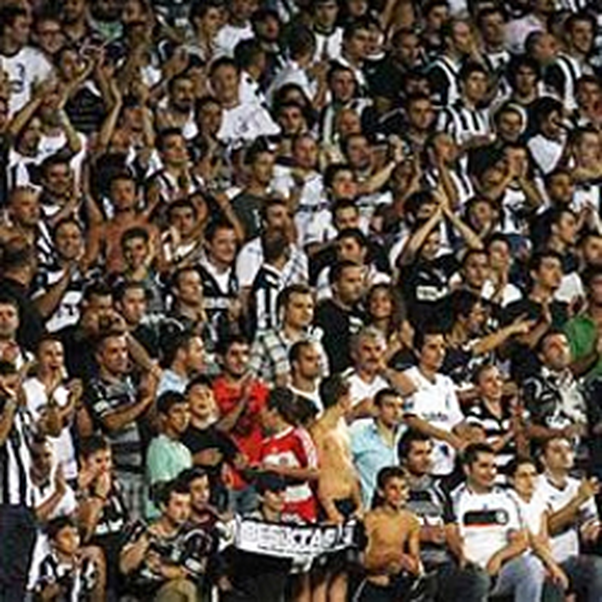 Demirören'i Protesto