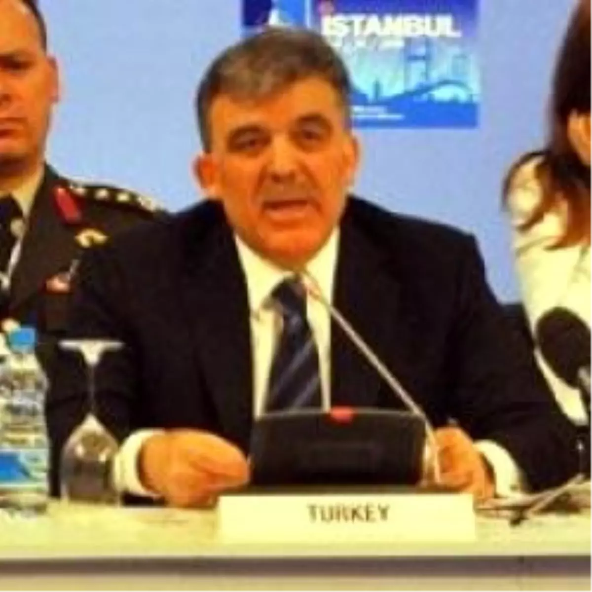 Gül: Afganistan\'ı Sadece Askeri Yollarla Çözemeyiz