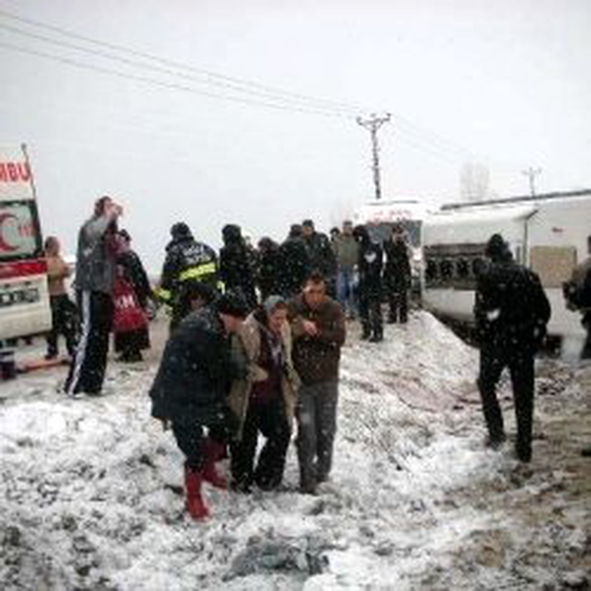 Otobüs Devrildi: 2 Ölü
