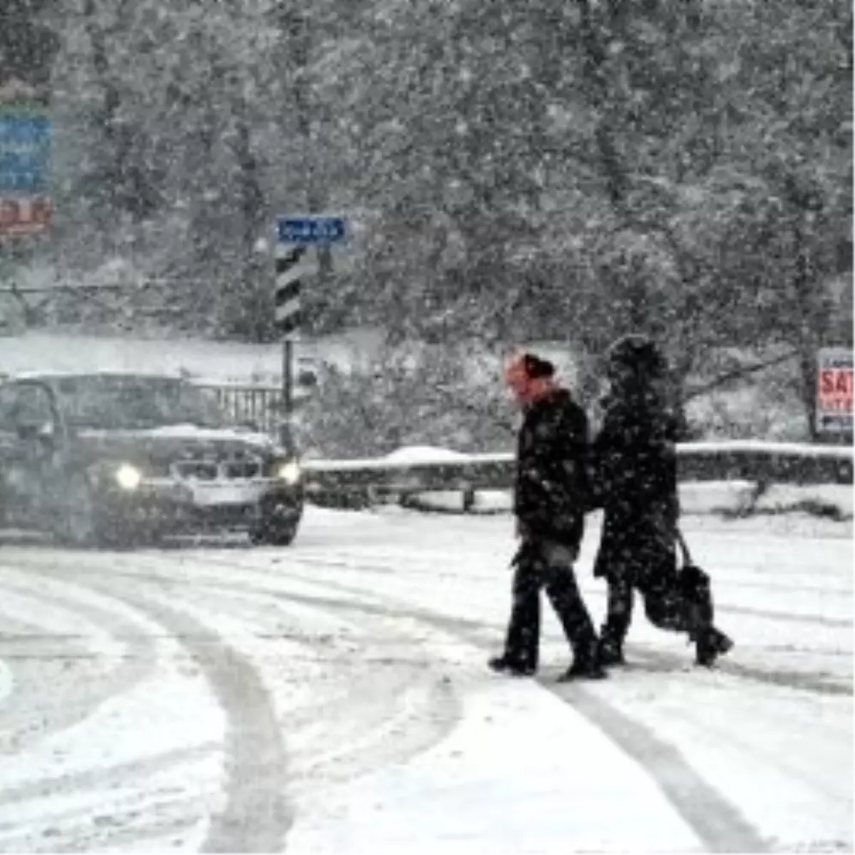 İstanbul\'a Kar Yeniden Geldi