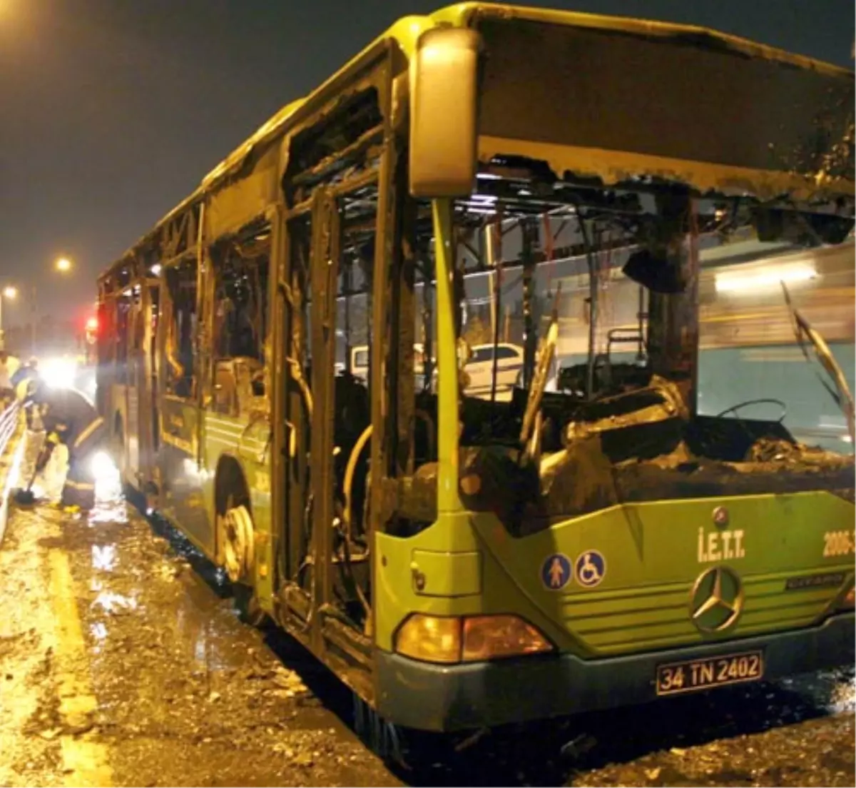 İETT Otobüsüne Molotoflu Saldırı