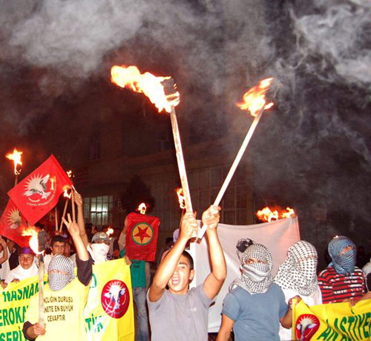 Polise Molotoflu Saldırı