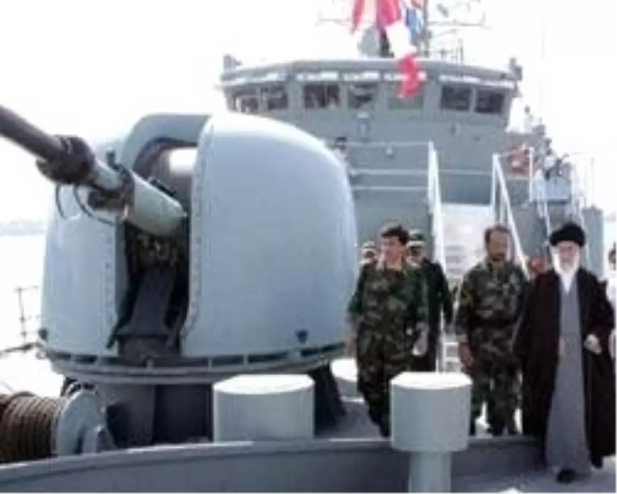 İran İlk Yerli Muhribini Denize İndirdi