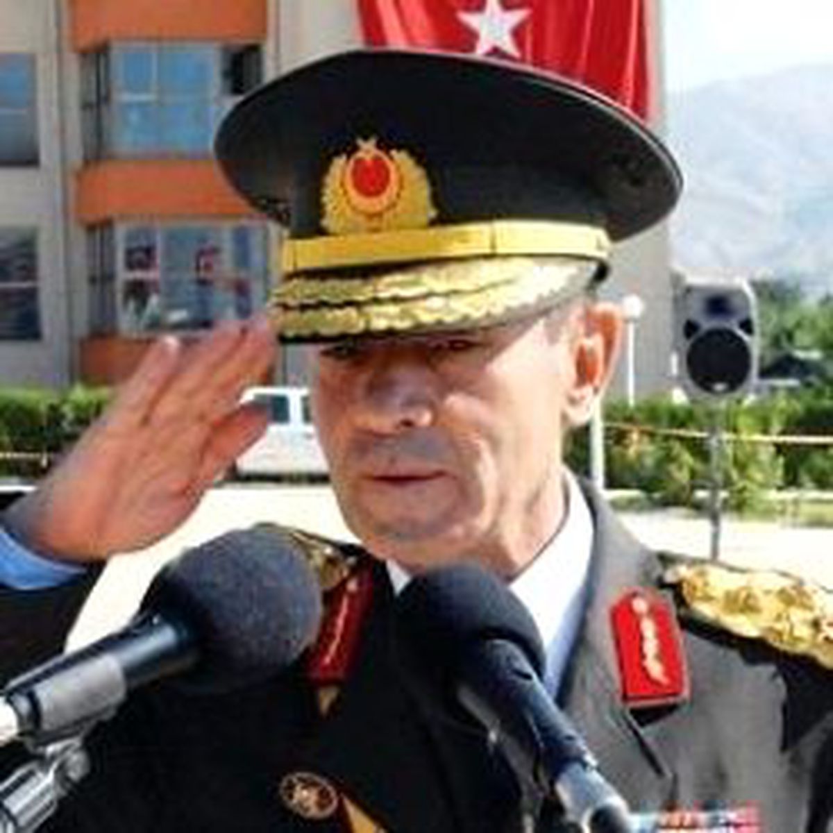 Orgeneral Berk Başbuğ'la Görüştü