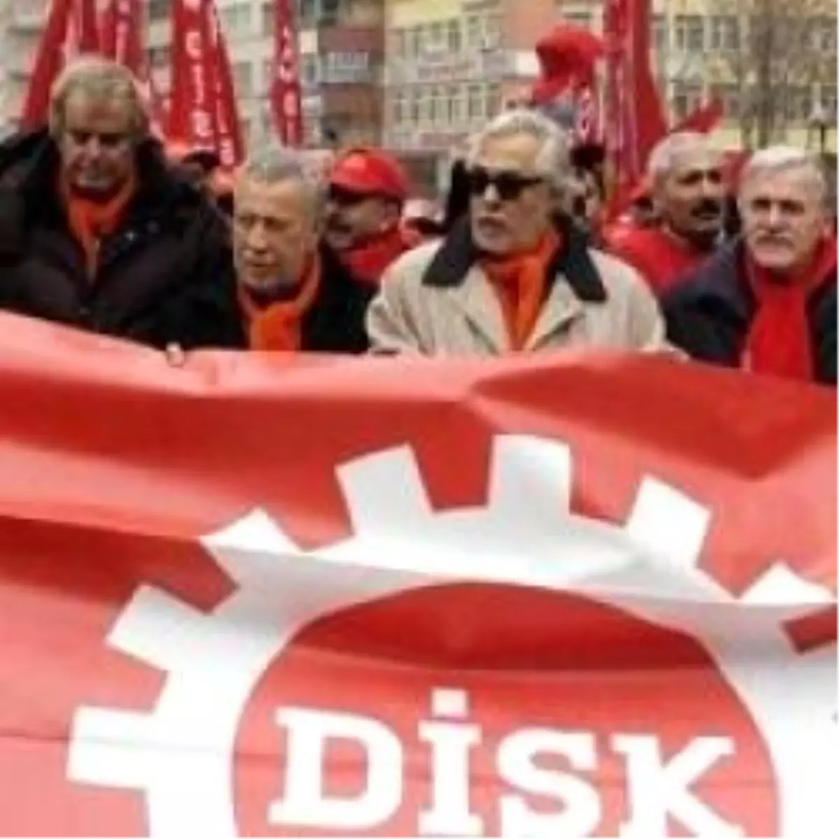 30 Bin Kişi TEKEL İşçileri İçin Yürüdü