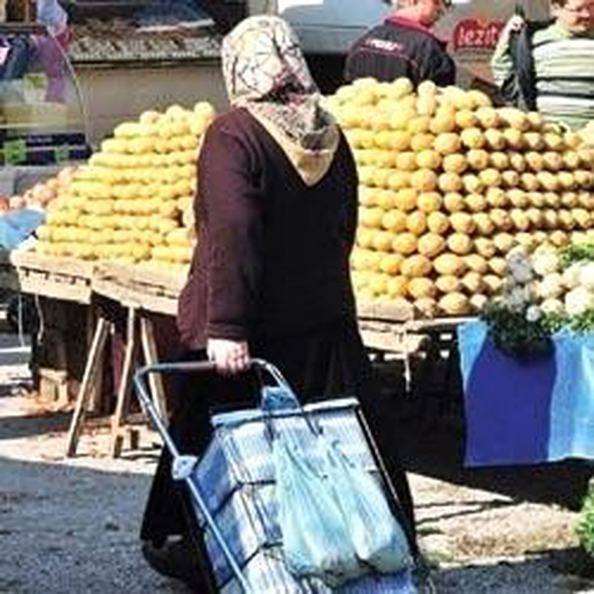 Pazar Yerinde Yeni Moda Hırsızlık