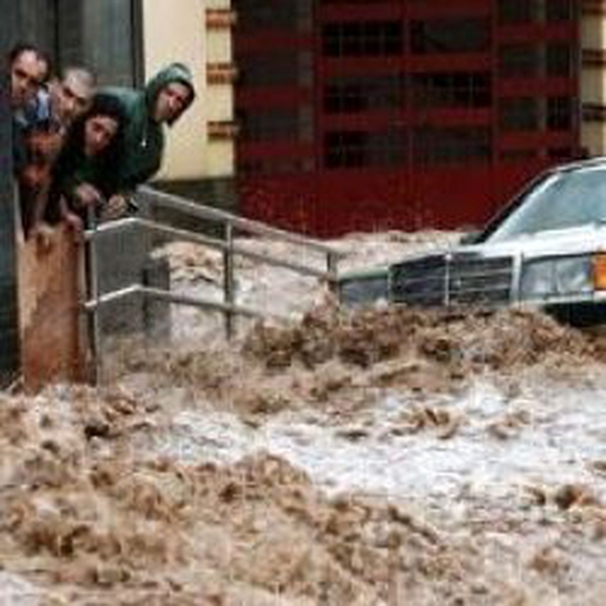 Bir Ada Felakete Uğradı: 38 Ölü