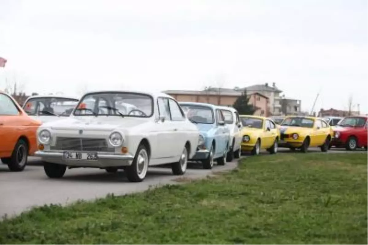 İlk Türk Otomobili "Anadol"lar
Yarış Pistinde Nostalji Estirdi