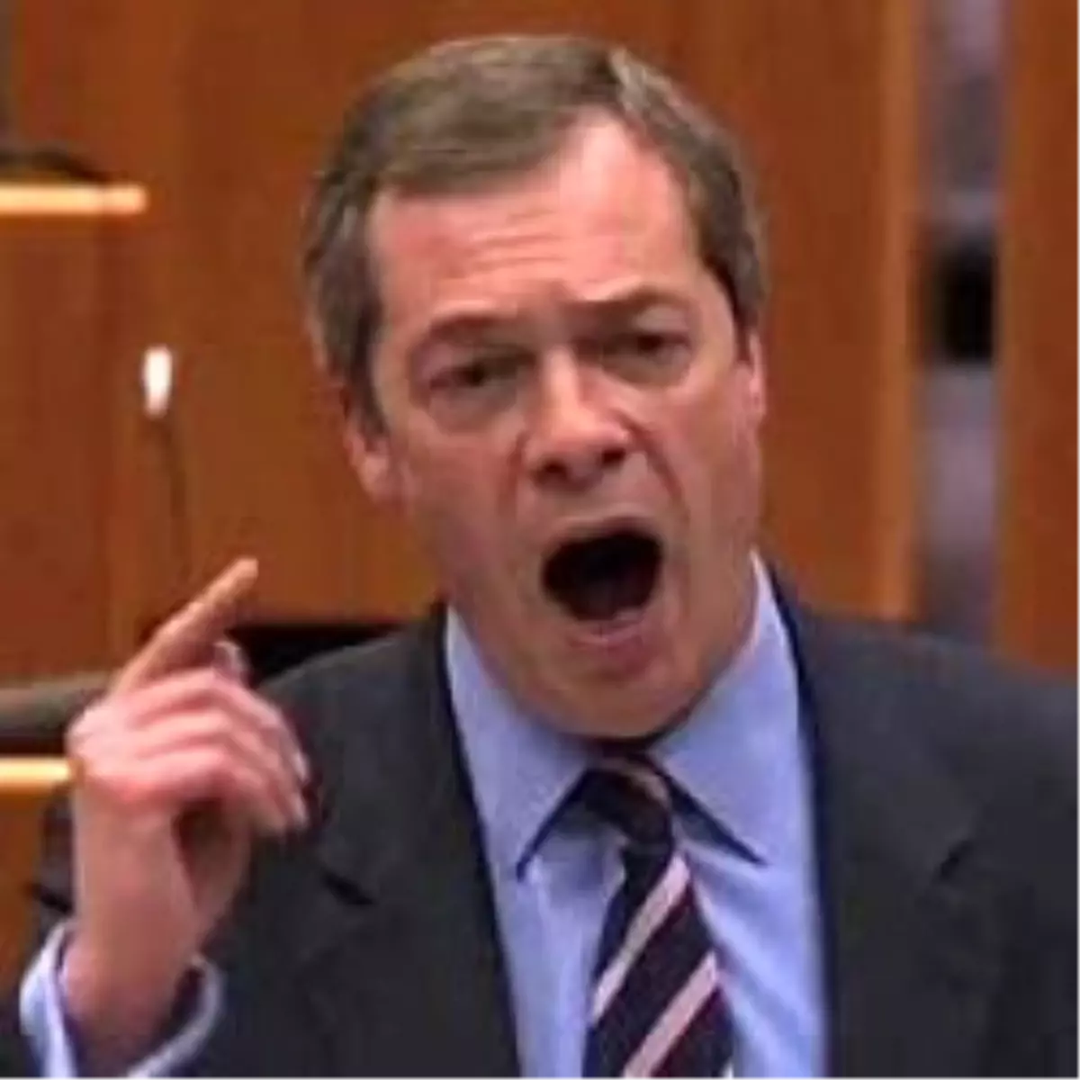 AB Başkanı\'na \'Paçavra\' Benzetmesi Belçika\'yı Ayağa Kaldırdı