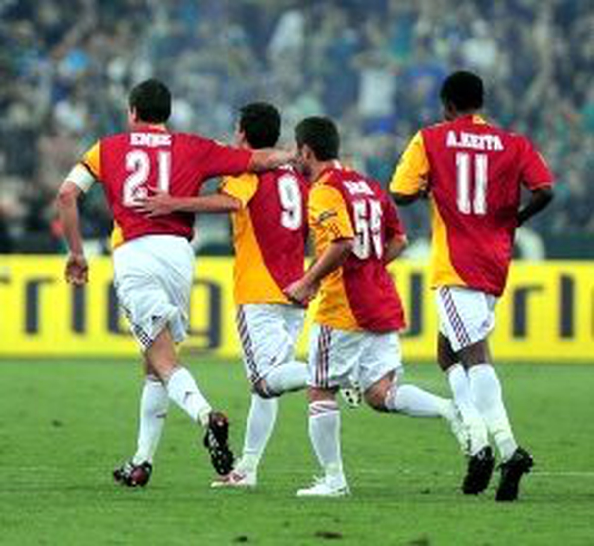 Galatasaray'dan Bilet Fiyatı Missilemesi