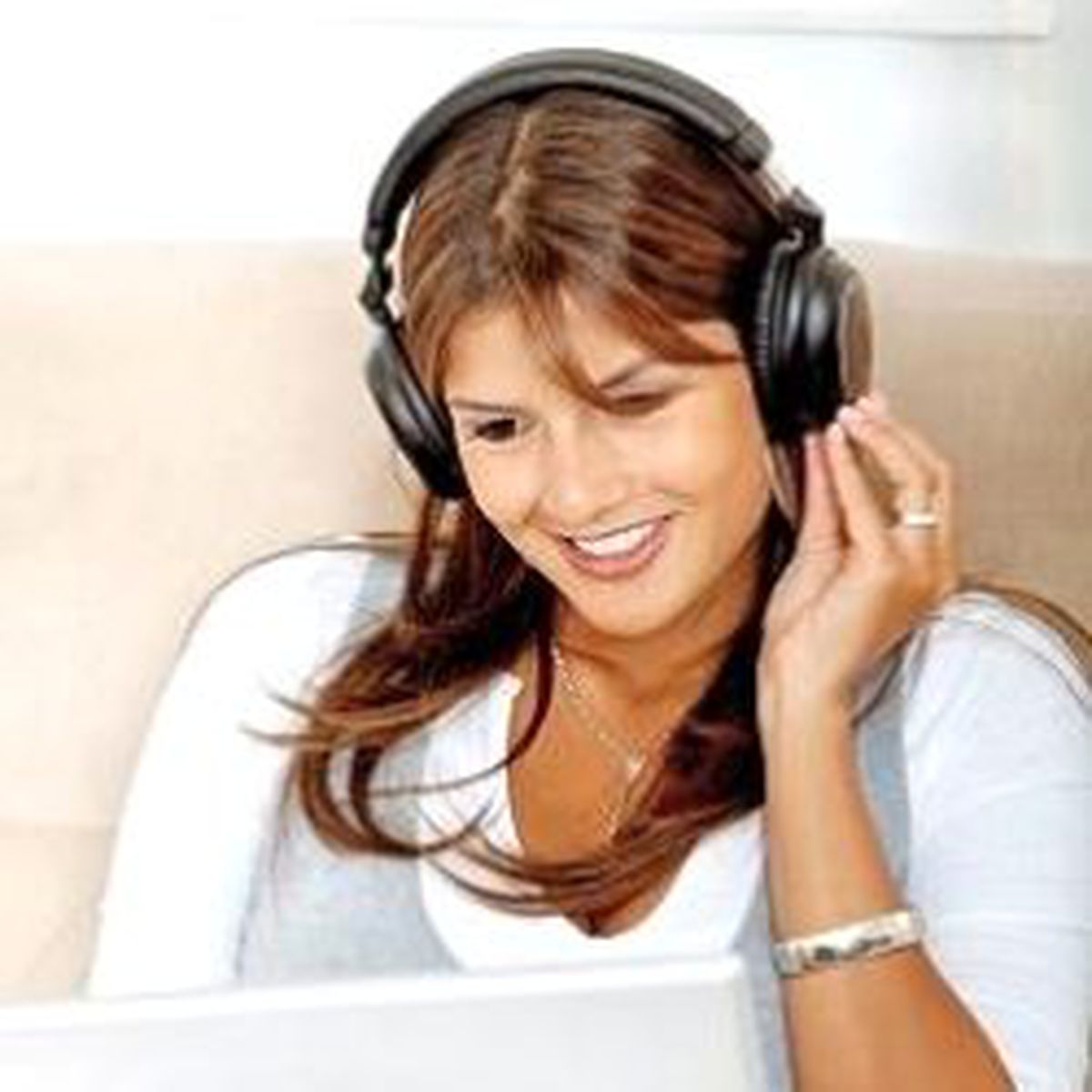 İnternetten 14.5 Milyon Şarkı İndi, Albüm Satışı 90 Milyon Liraya Düştü