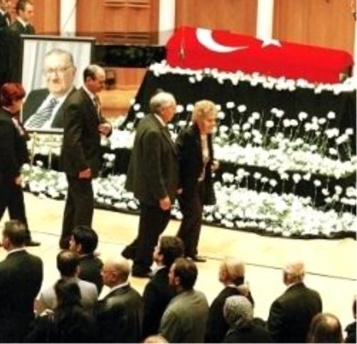 Devletin Zirvesi Cenazede Buluştu