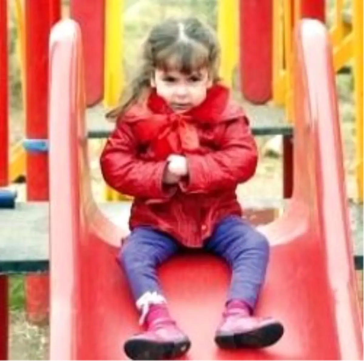 Rojin\'e Yardım Eli Değdi