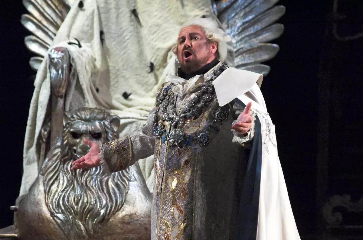 Tosca Operası ile Ünlüler Geçidine Devam 
