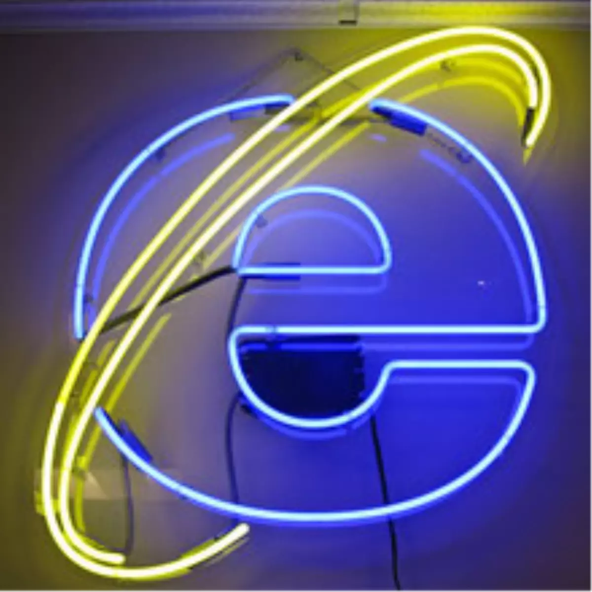 Ie\'de Dikkat: Sakın F1\'e Basmayın!