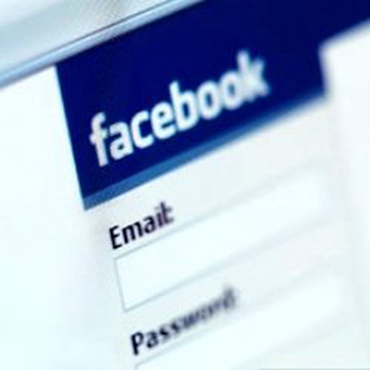 Dolandırıcılar Facebook'ta