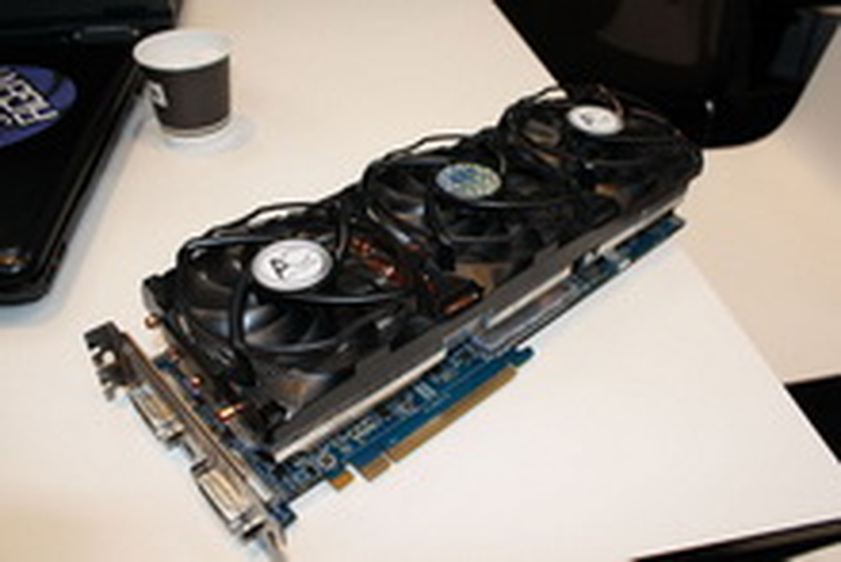 Bellek Çılgını Radeon Hd 5970 Görüntülendi