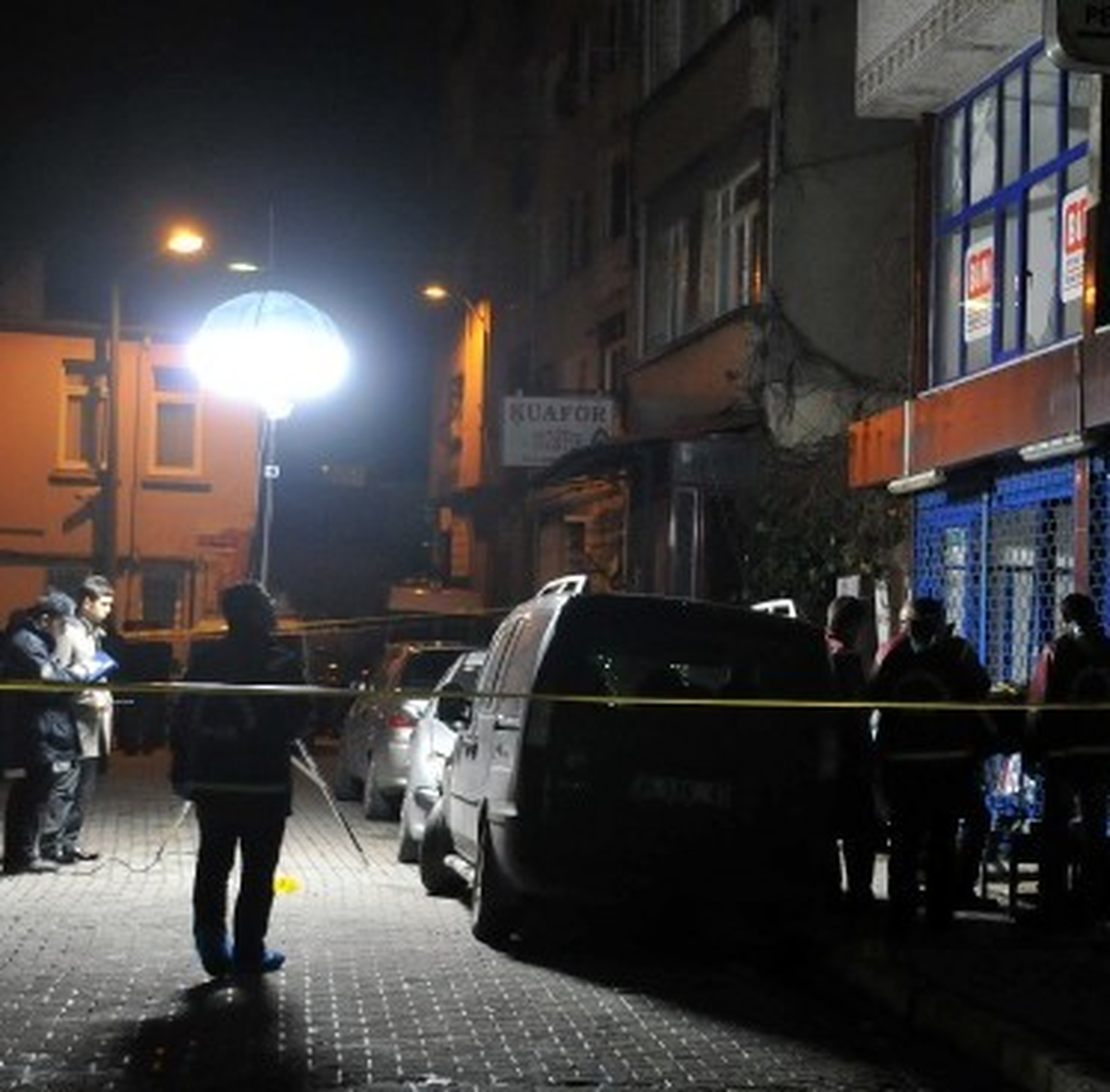 Beyoğlu'nda Ses Bombası Patladı