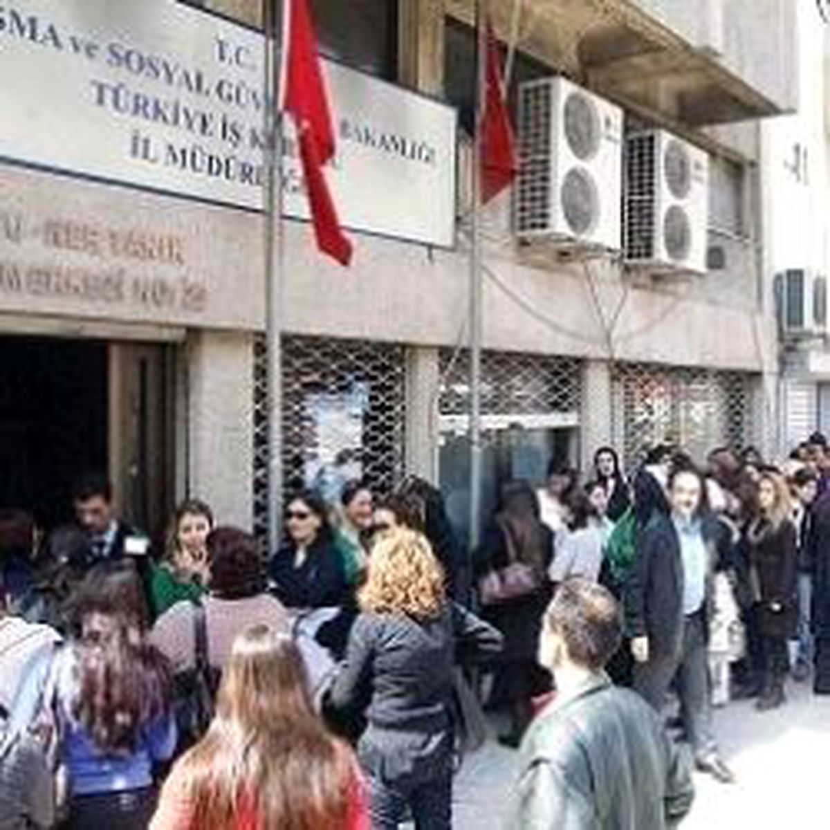 Türkiye'de Kadın İstihdamı Azalıyor