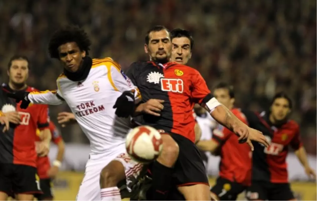 Cim Bom\'un 3 Puanı \'Es\'ti Gitti