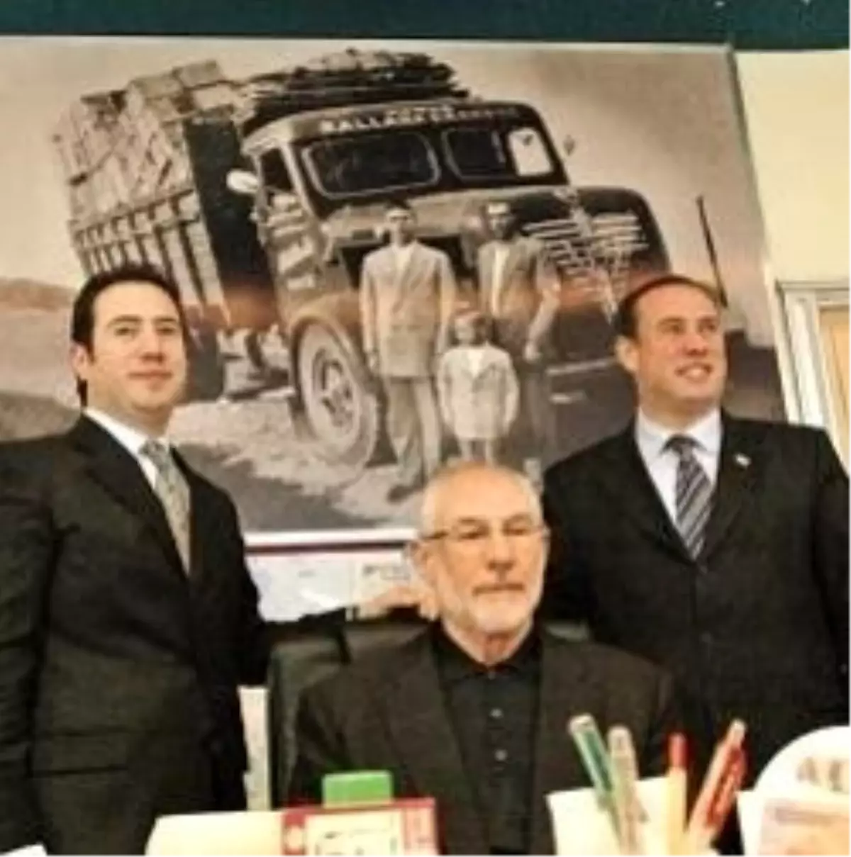 Kamyoncu Ökkeş\'in Torunları 230 Tır\'lık Lojistikçi Oldu Gaziantep\'i Dünyaya Taşıyor