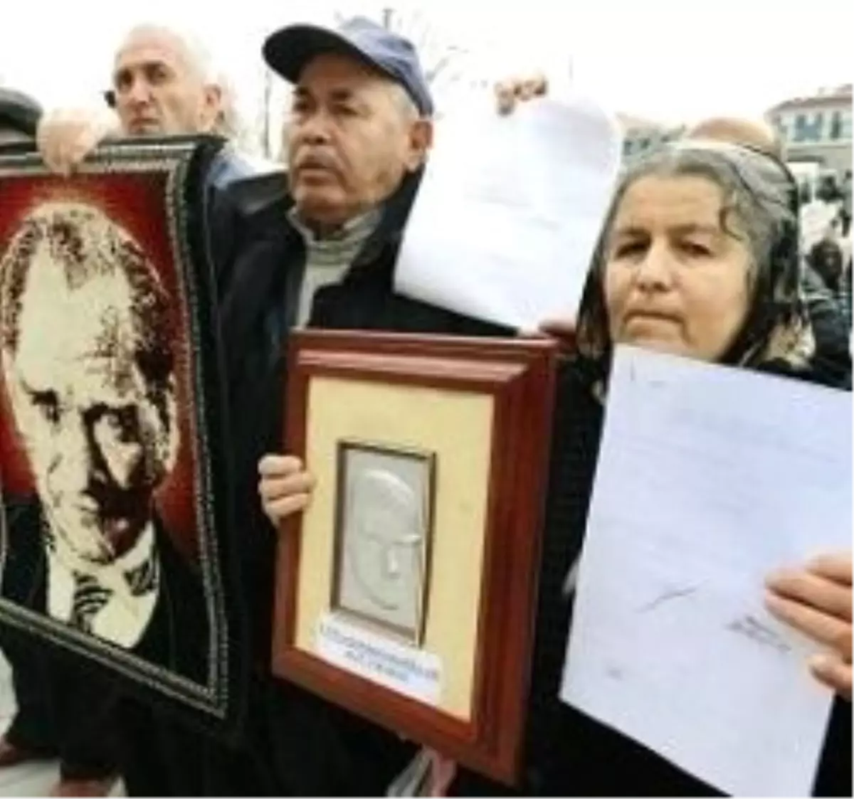 İzinsiz Kesilen Aidat İçin Bakana Suç Duyurusu