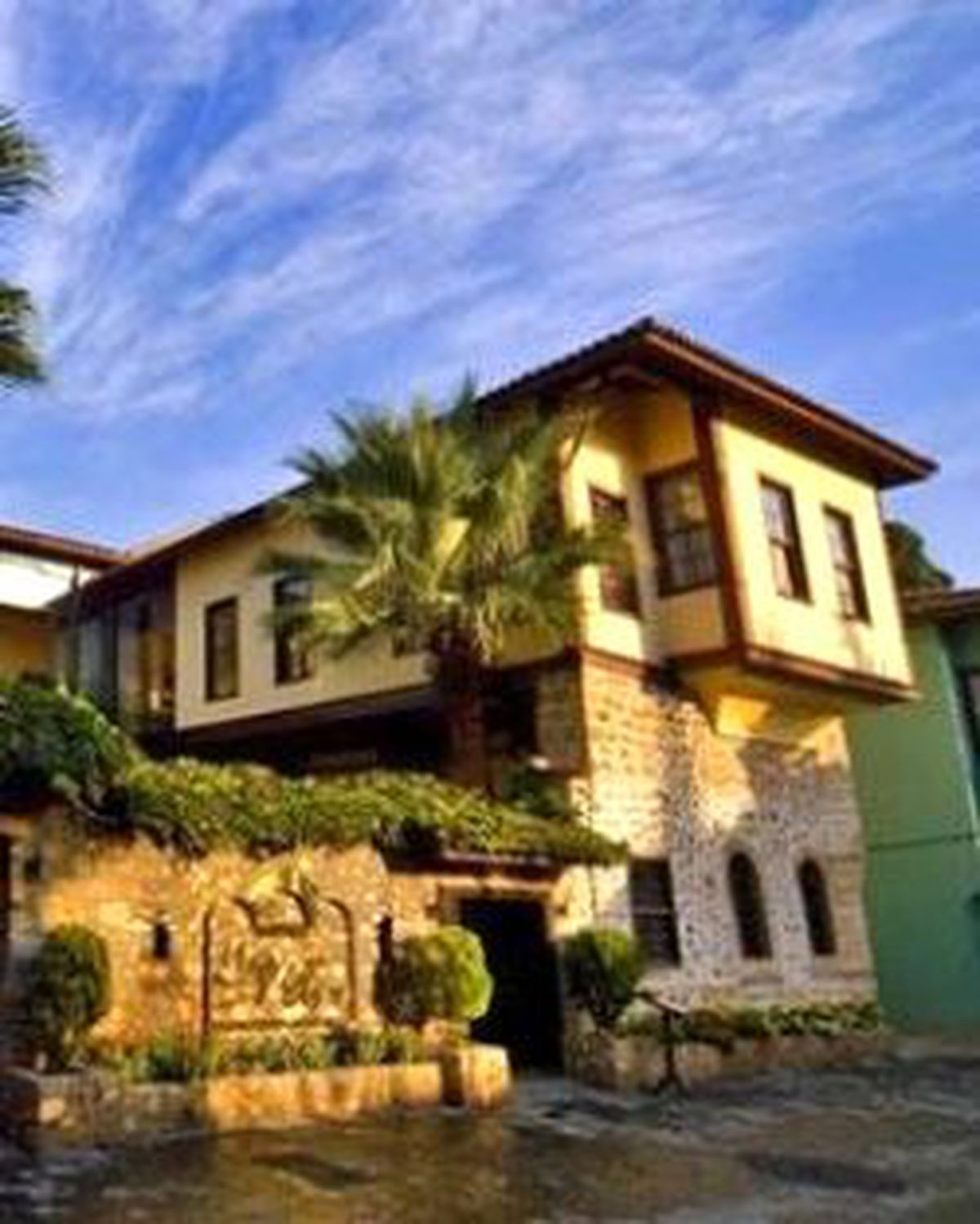 Asırlık Villada 10 Bin Euroya Tatil