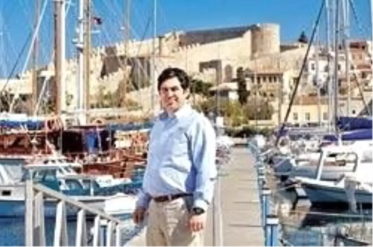 Çeşme\'de 365 Gün Satış Yapılacak Tekne Borsası