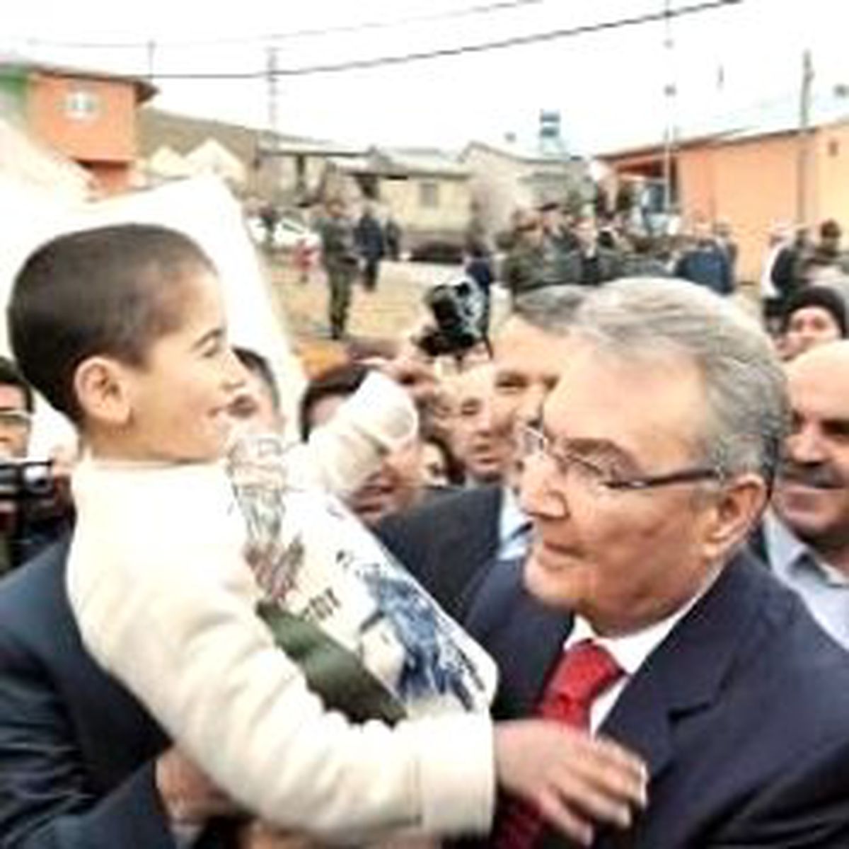 Keko'ya Gittiler: Arda Forması Getirtecek