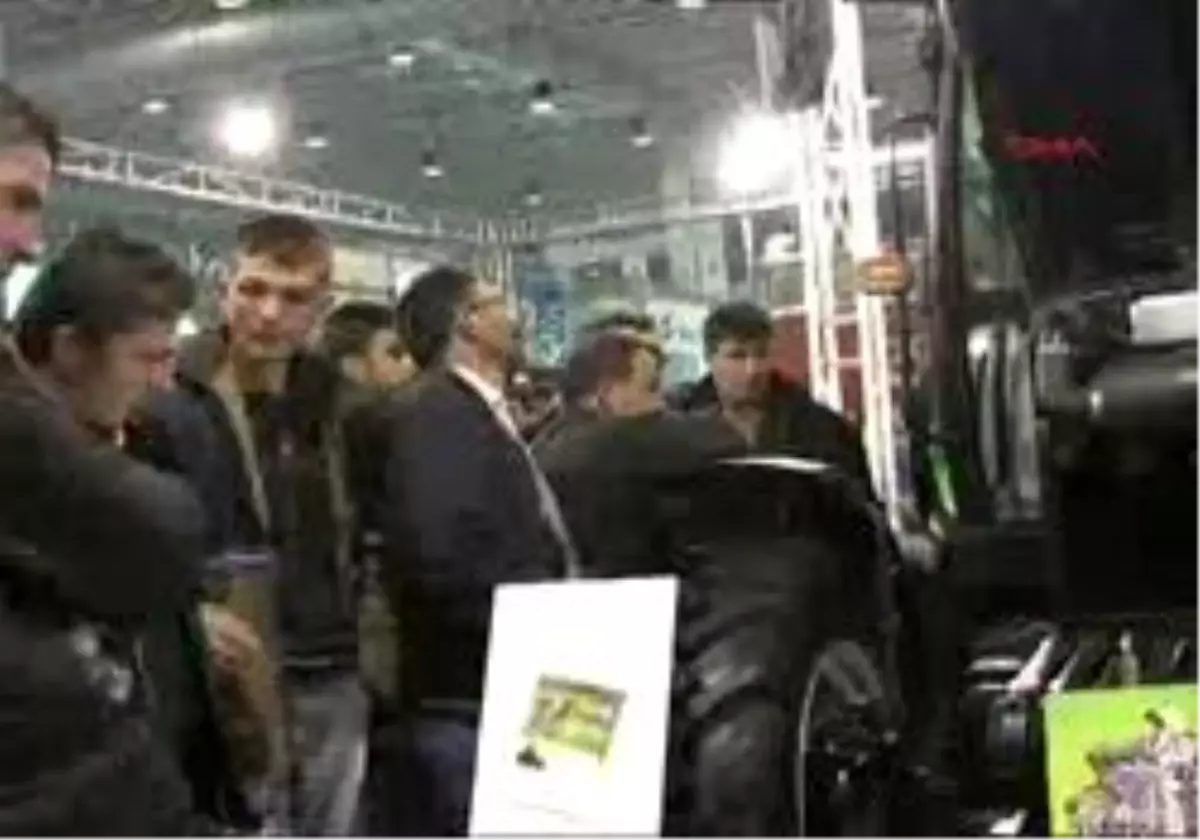 Konya - Tarım Fuarında Çiftçiler Lpg´Li Traktöre Ilgi Göster