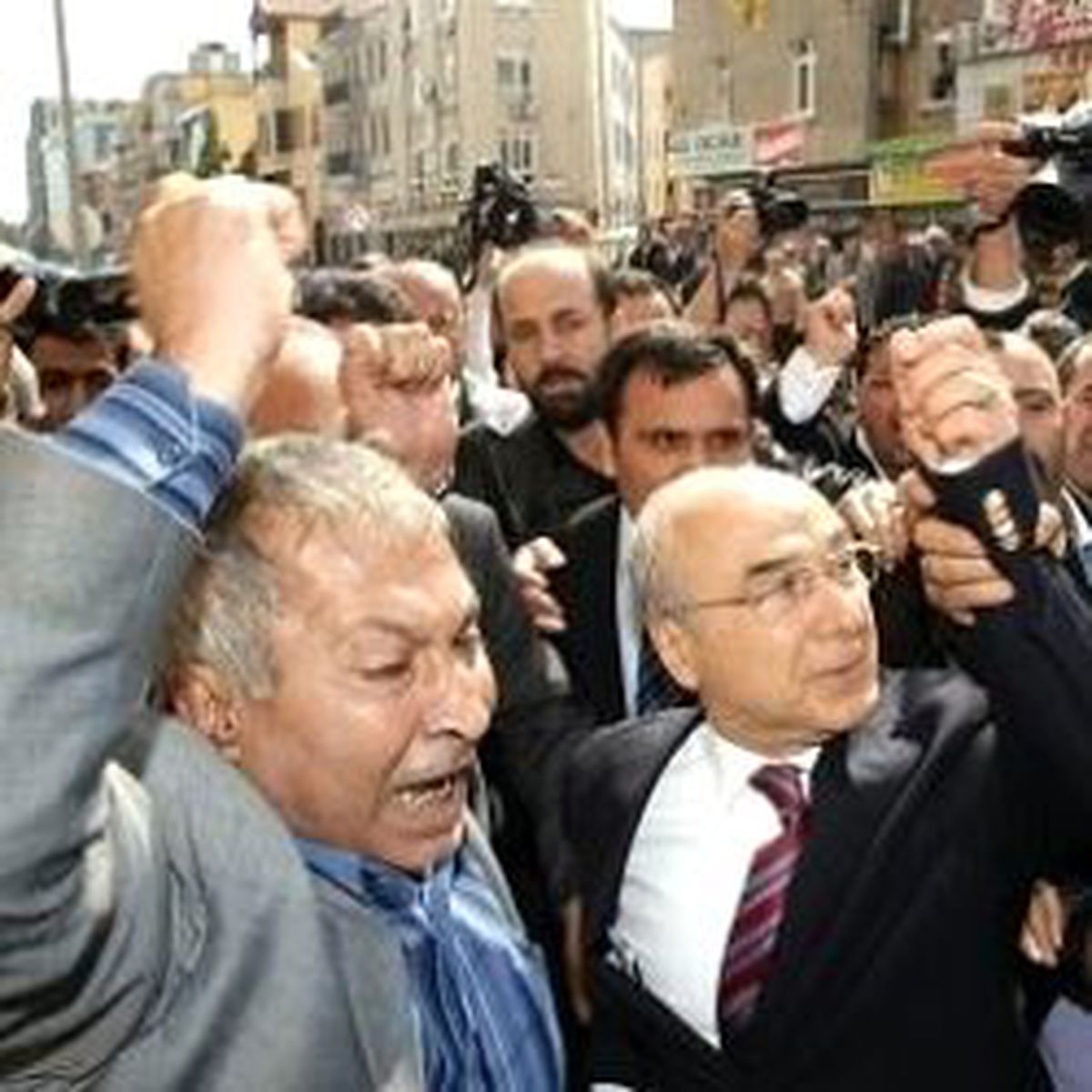 Önce İhbar Sonra İstifa