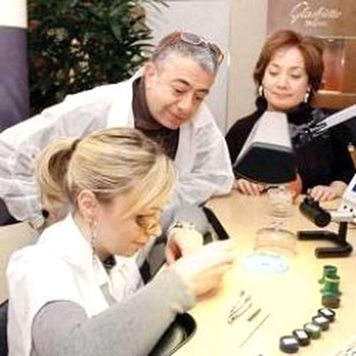 Bir Saati 150 Kişi Üretiyor, Krizde 'El Yapımı' İyi Satıyor