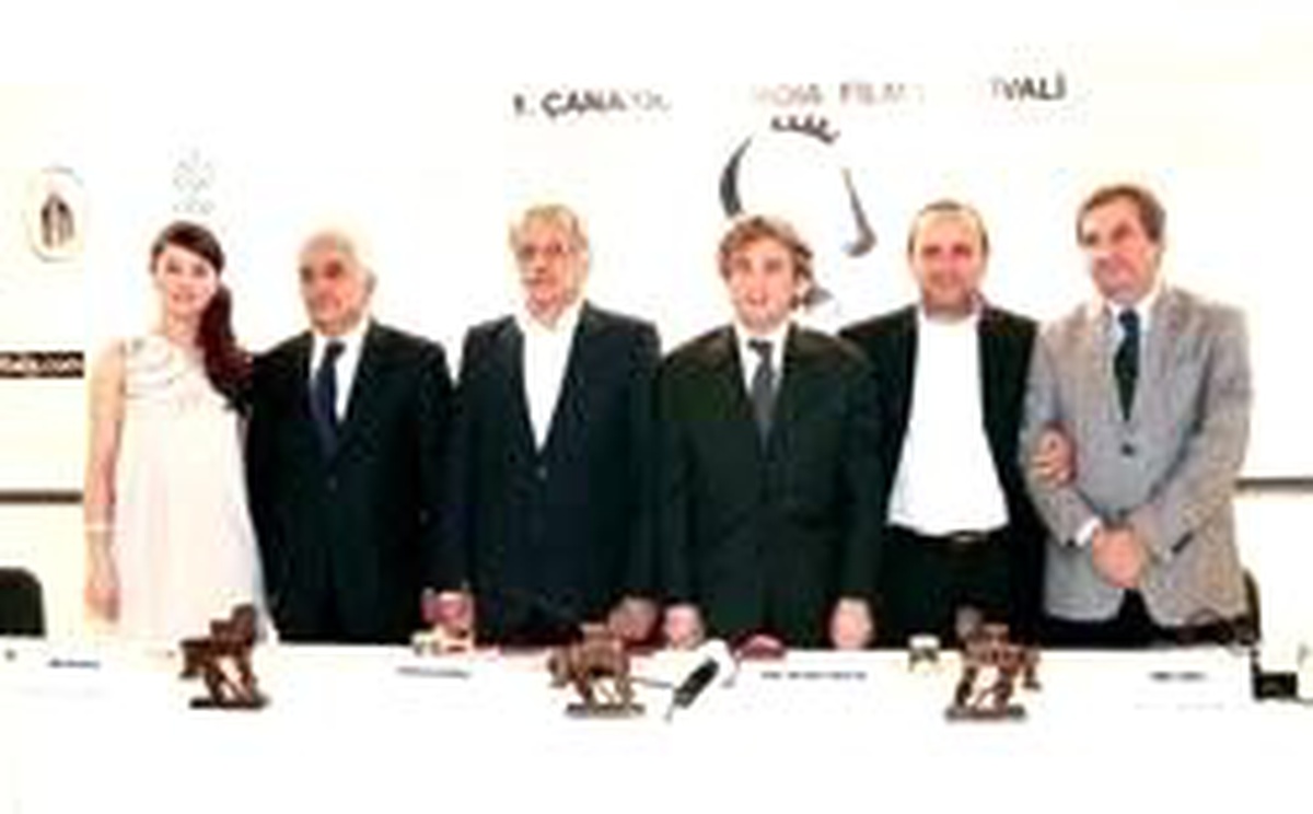Film Festivali'ne Pitt de Davetli