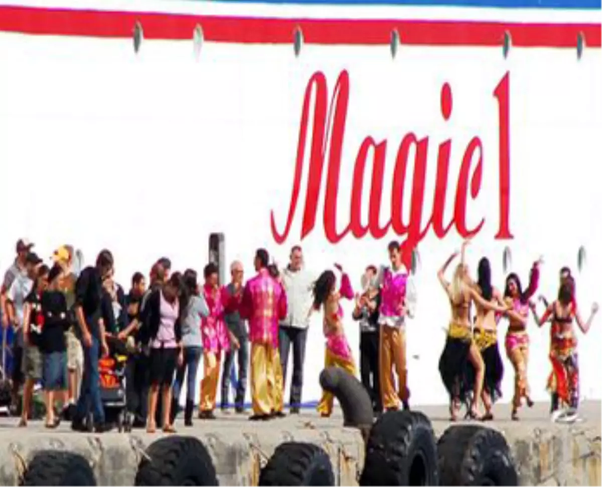 İsrailli Turistleri Oryantaller Karşıladı