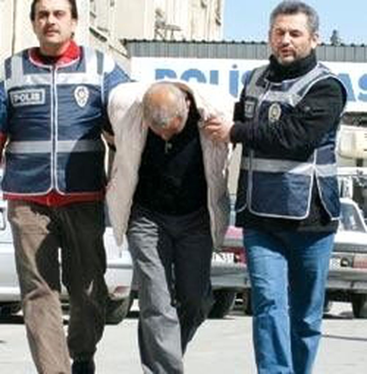 Savcı Kılığında Kadın Dolandırdı