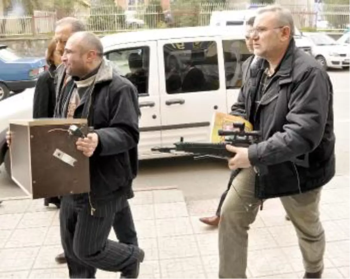 "Silah İcat Ettik, Gözaltına Alındık"