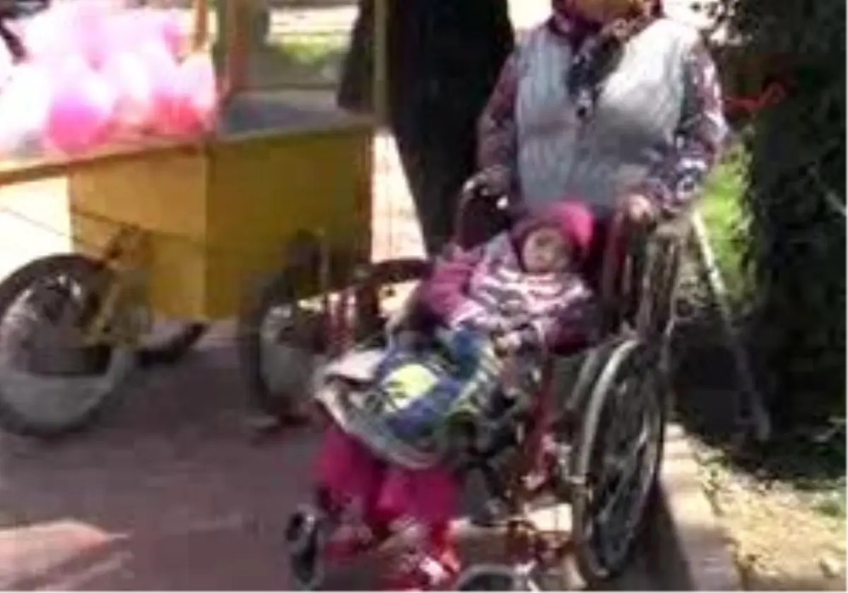 Nadide Hayırseverlerin İlgisini Bekliyor