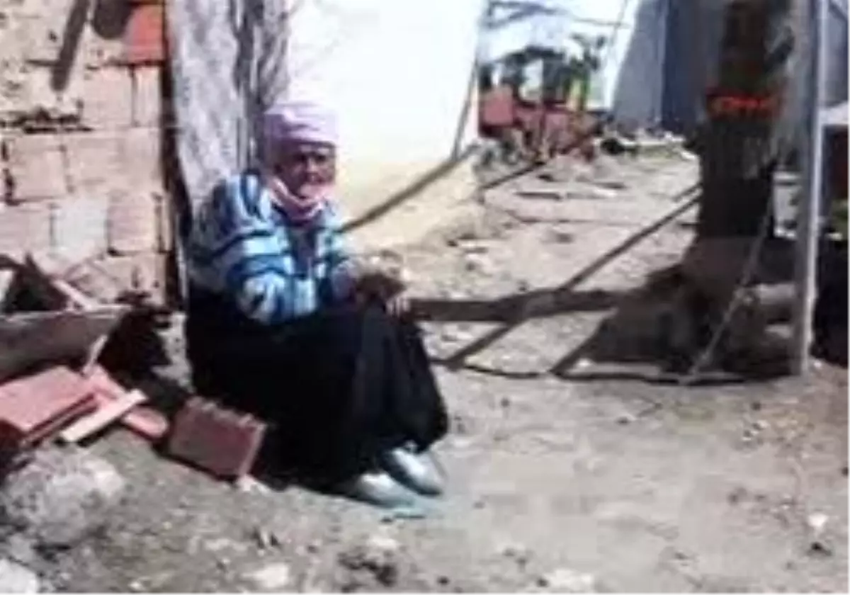 Denizli - Alzheimer Hastası Annesini Zincirle Bağlıyor