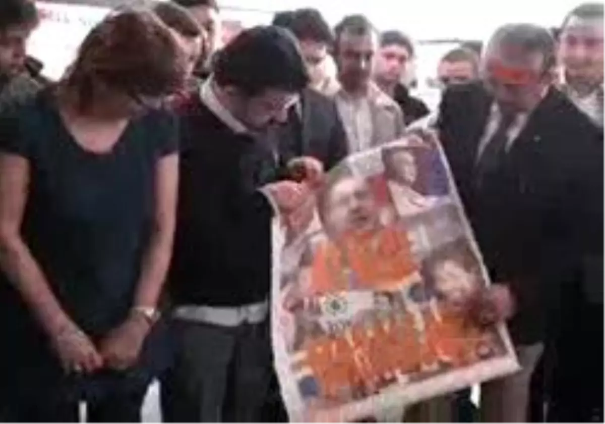 İzmit - Chp´Den Ak Parti Dönemi Yolsuzlukları Sergisi