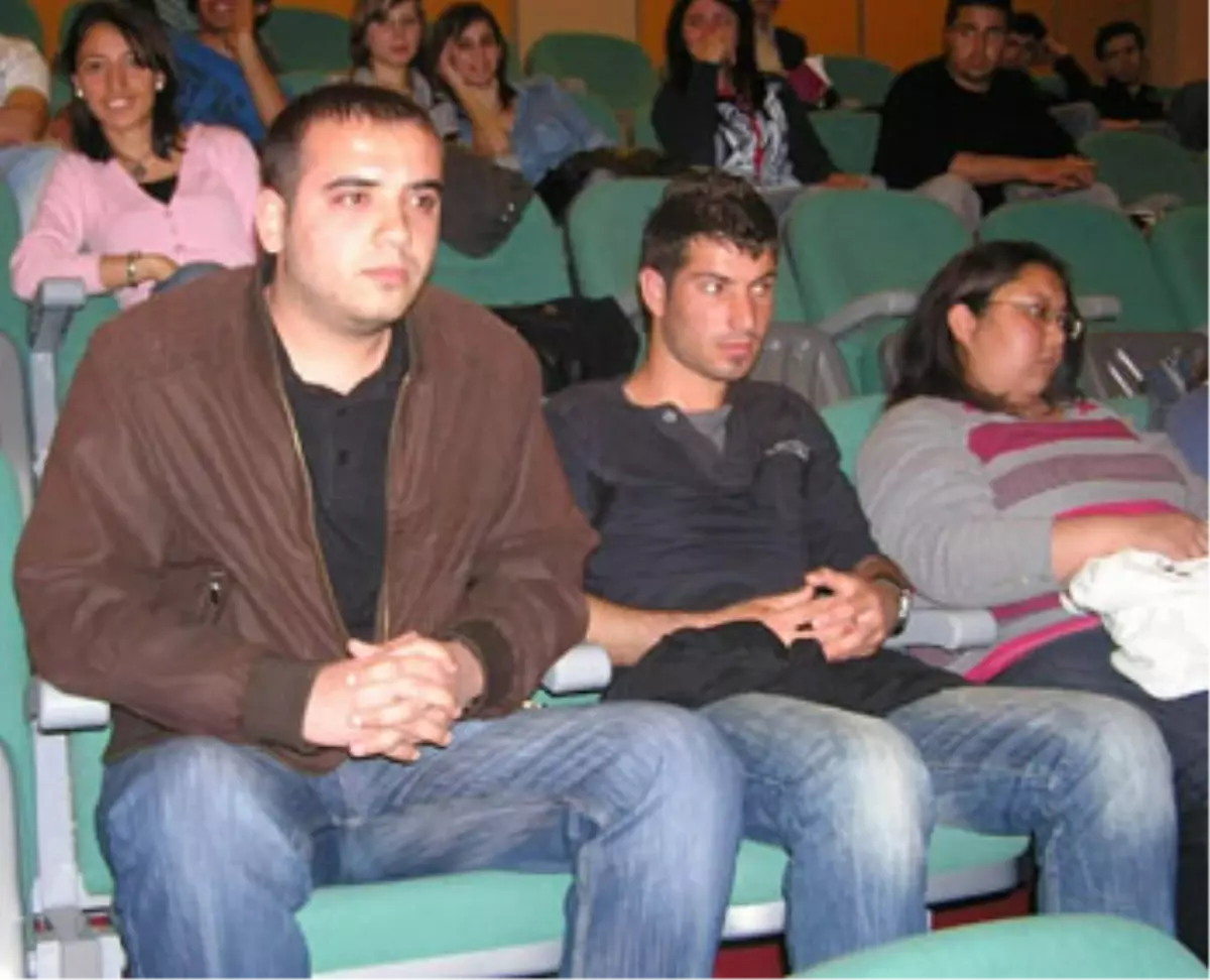 Panelde \'Kürtçe Kurs\' Tartışması