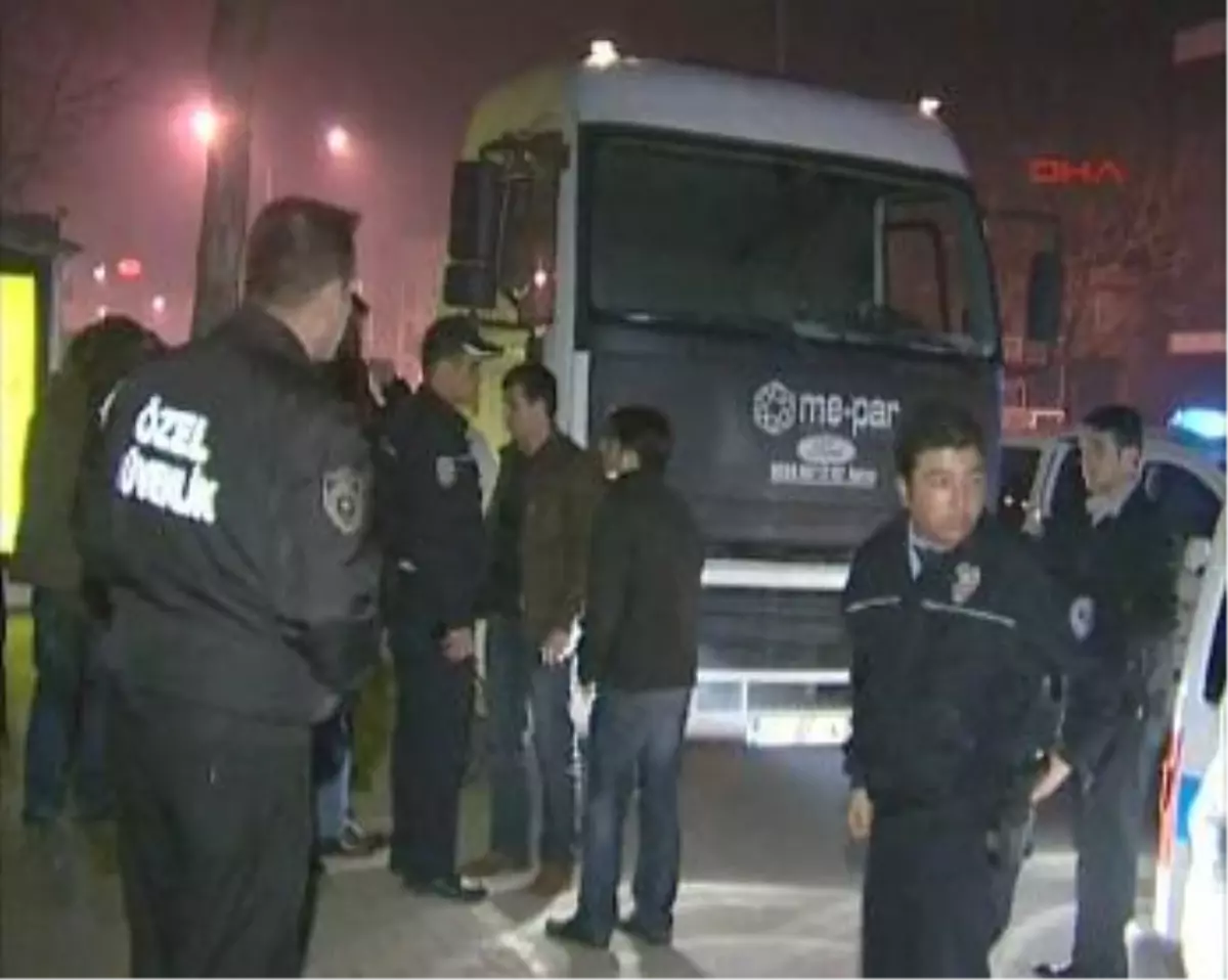 Tır\'La Yarım Saat Polisten Kaçtı