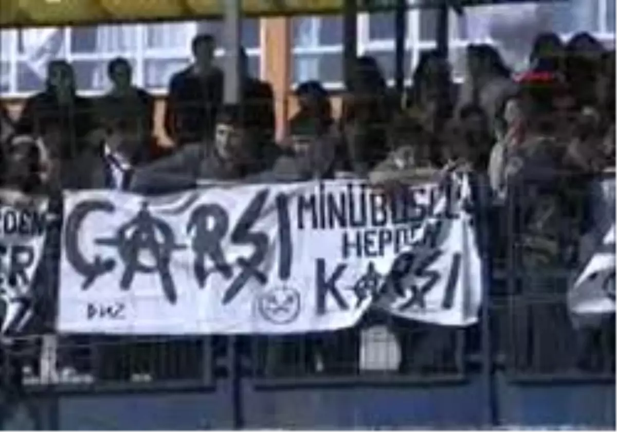 Trafik Kurbani Liseli Ömer Yeşil Sahada Anıldı